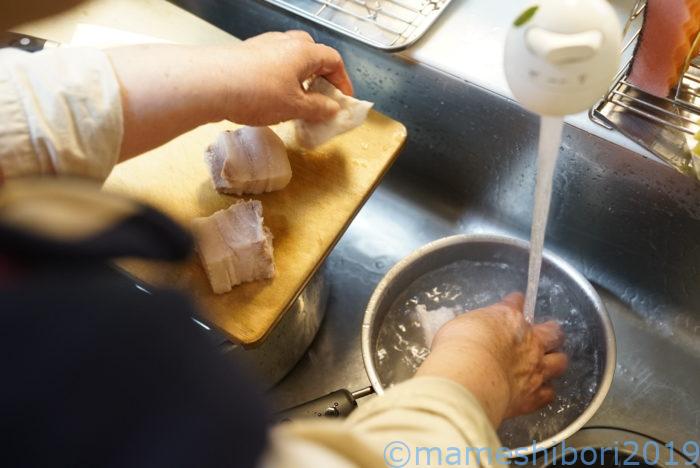 簡単で美味しい角煮作り【モランボン角煮のたれ】