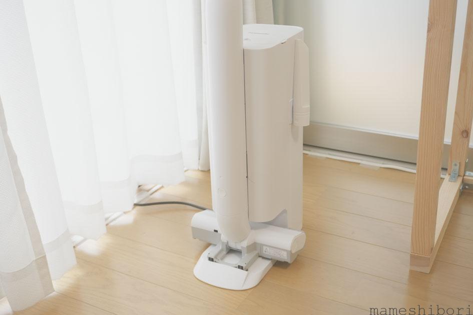 MC-NS10K automatically charges when stored in a clean dog